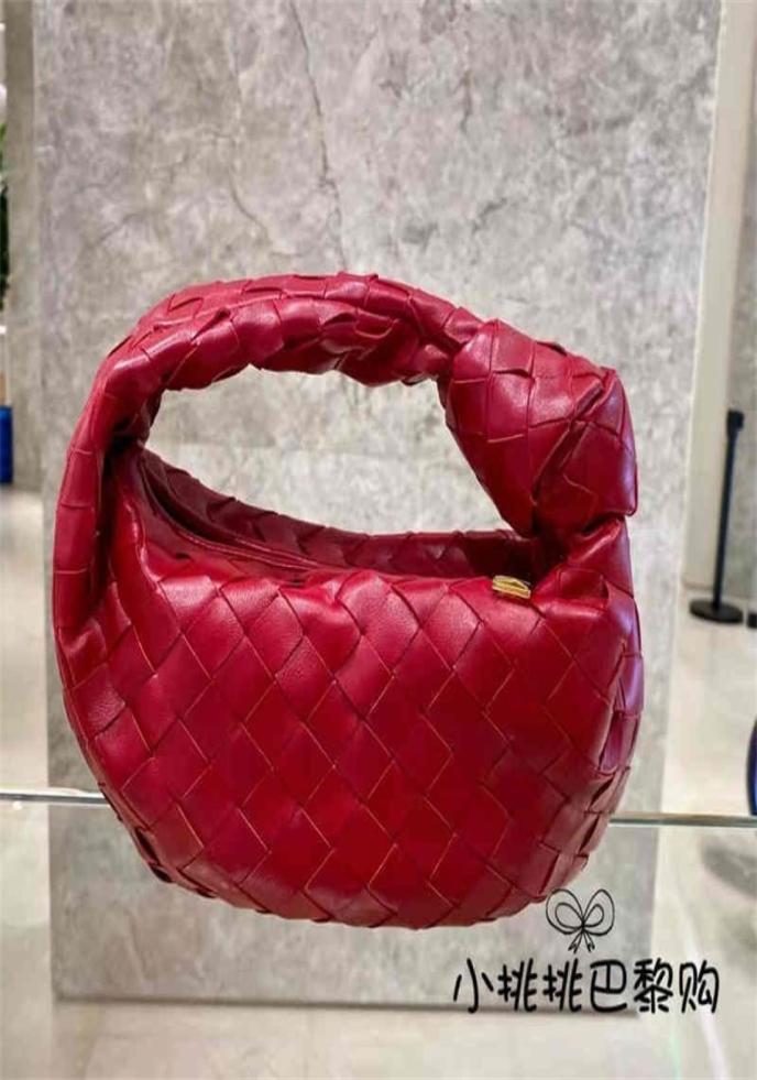 

Bottegav Venetas Classic Woven Jodie Mini Cloud Armpit Bag Pillow4810925, Red