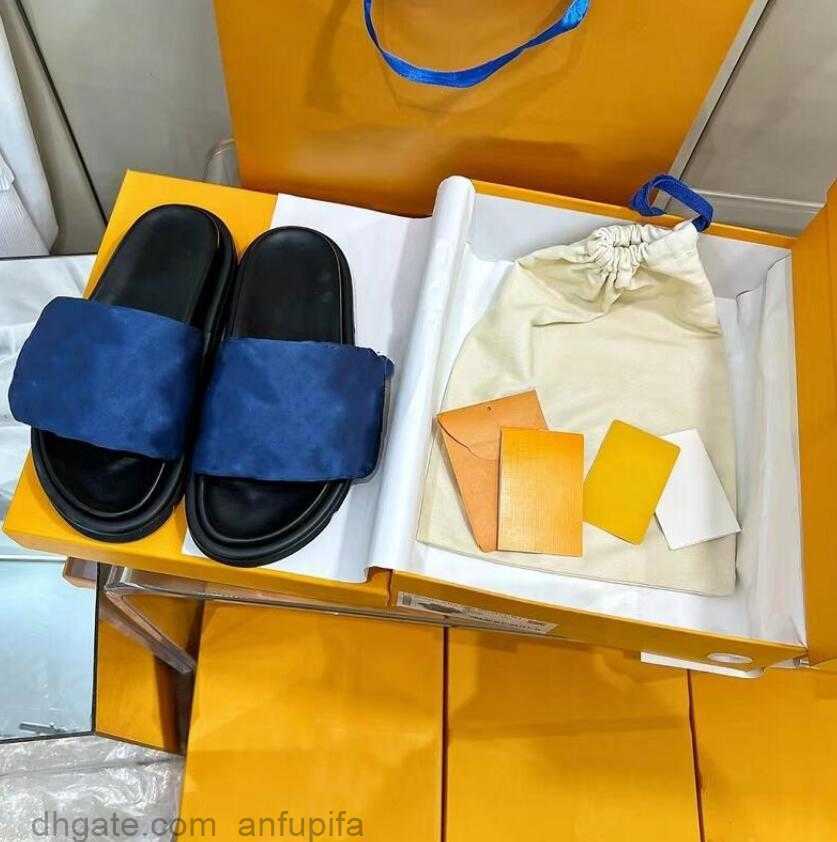 

Designer Embossing Mens Slippers Fashion Pool Pillow Comfort Slides Luxury Women Sandal Couples Pink Triple Summer Leisure Sandal Beach, Blue
