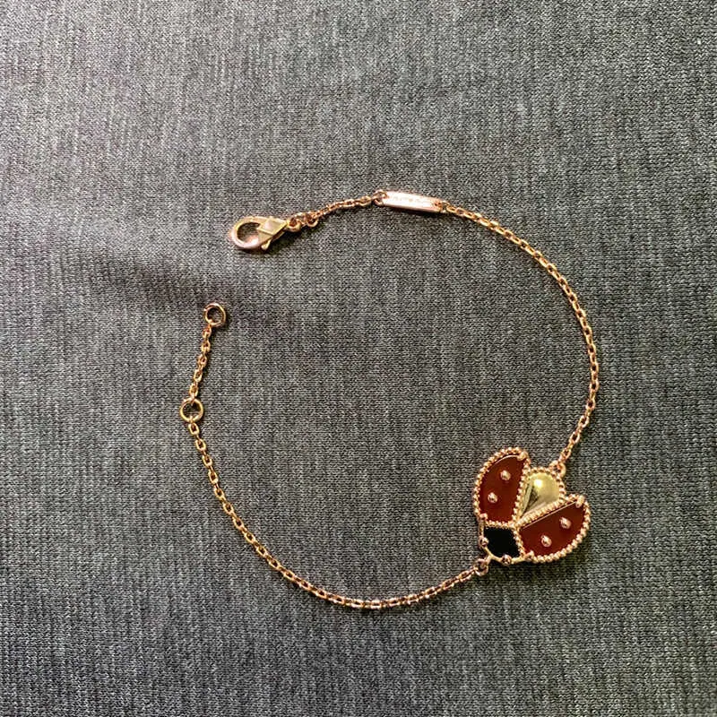 

"Luxury Design Jewelry - Make a Statement with Our Accessories"2023, Bracelet-2