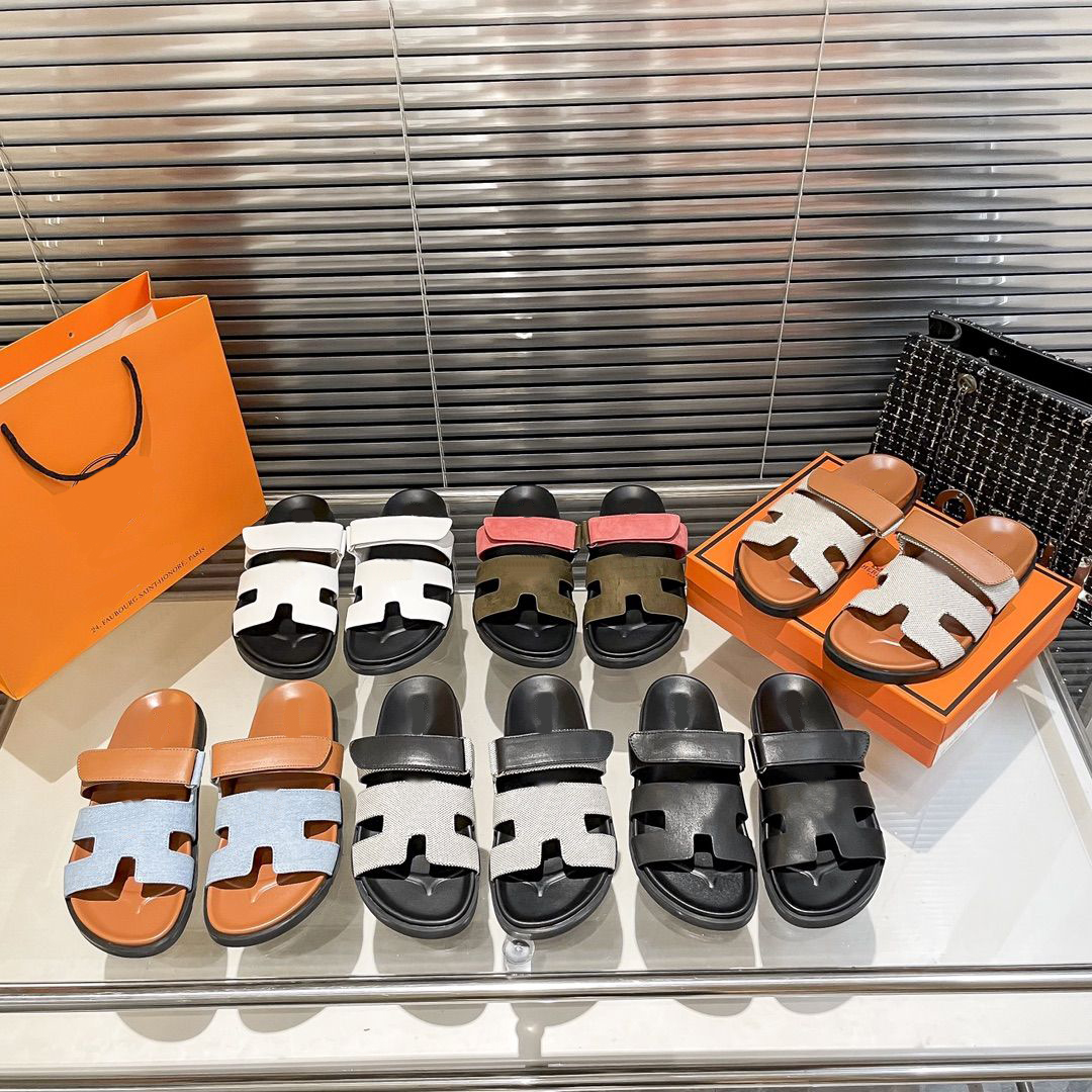 

Designer Suede VELCRO Slippers Chypre Sandals Men Women Genuine Leather sandbeach Sandal Thick Bottom Flip Flops Rubber Sole Slides Marine Green Calfskin Slipper, Grey