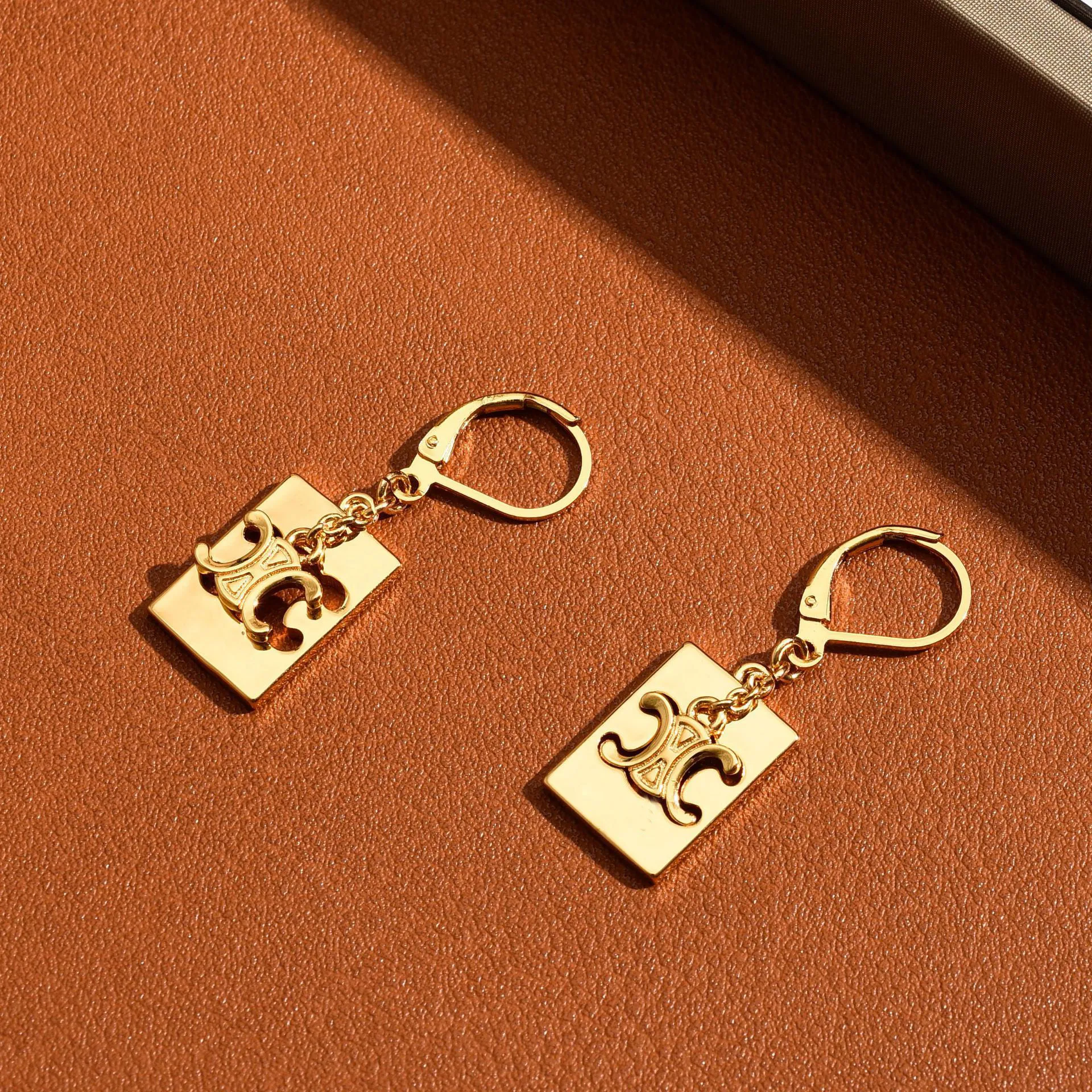 

"Classic and Timeless - The Ultimate Necklace for Every Outfit", Golden