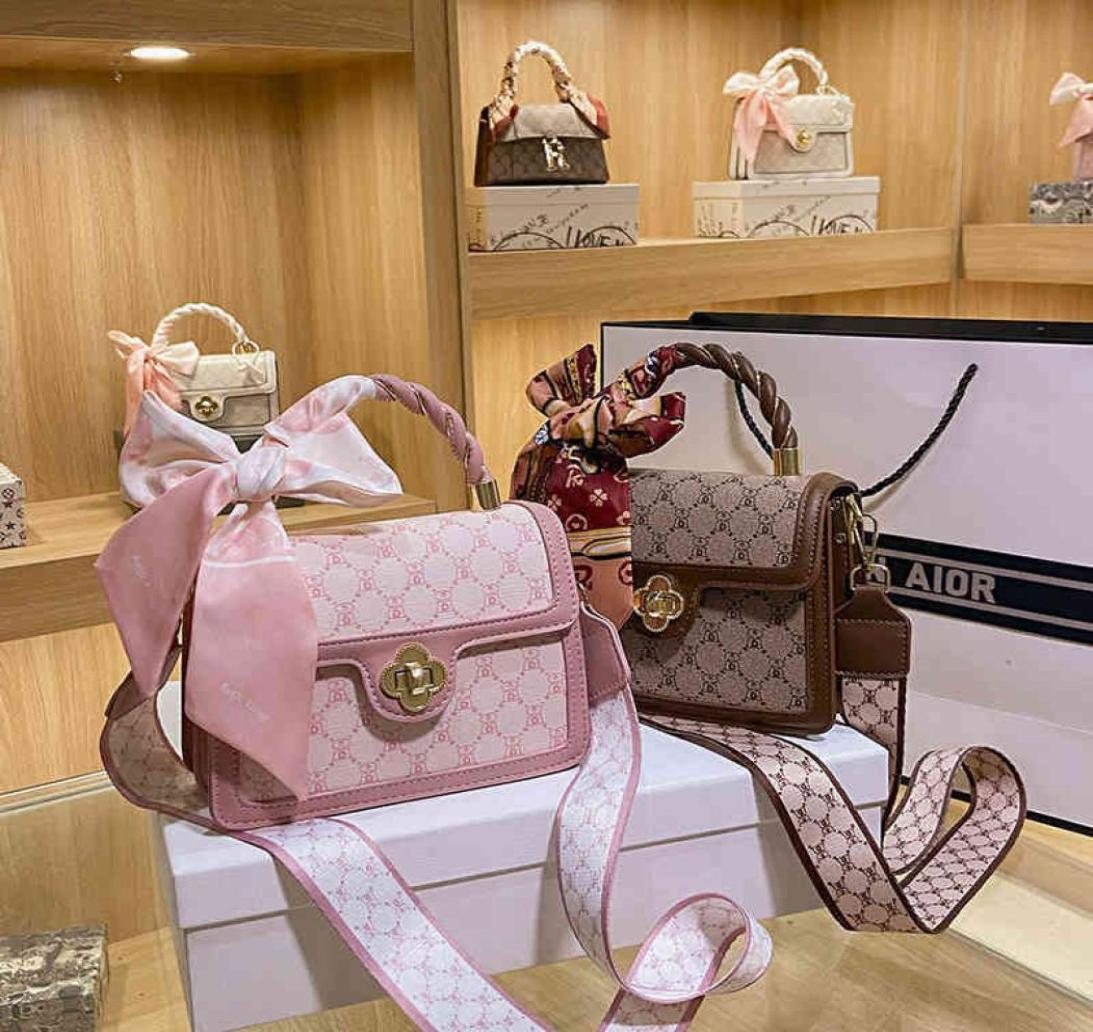 

2022 Factory Whole Designer Handbags On Clearance Special Advanced women039s One Shoulder Messenger red summer printed silk7993741, Fuchsia