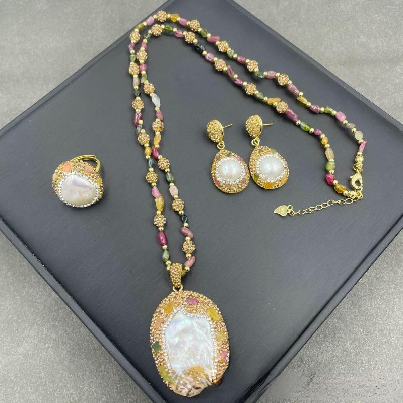

Chains Freshwater Pearl High-End Handmade Three-Piece Set