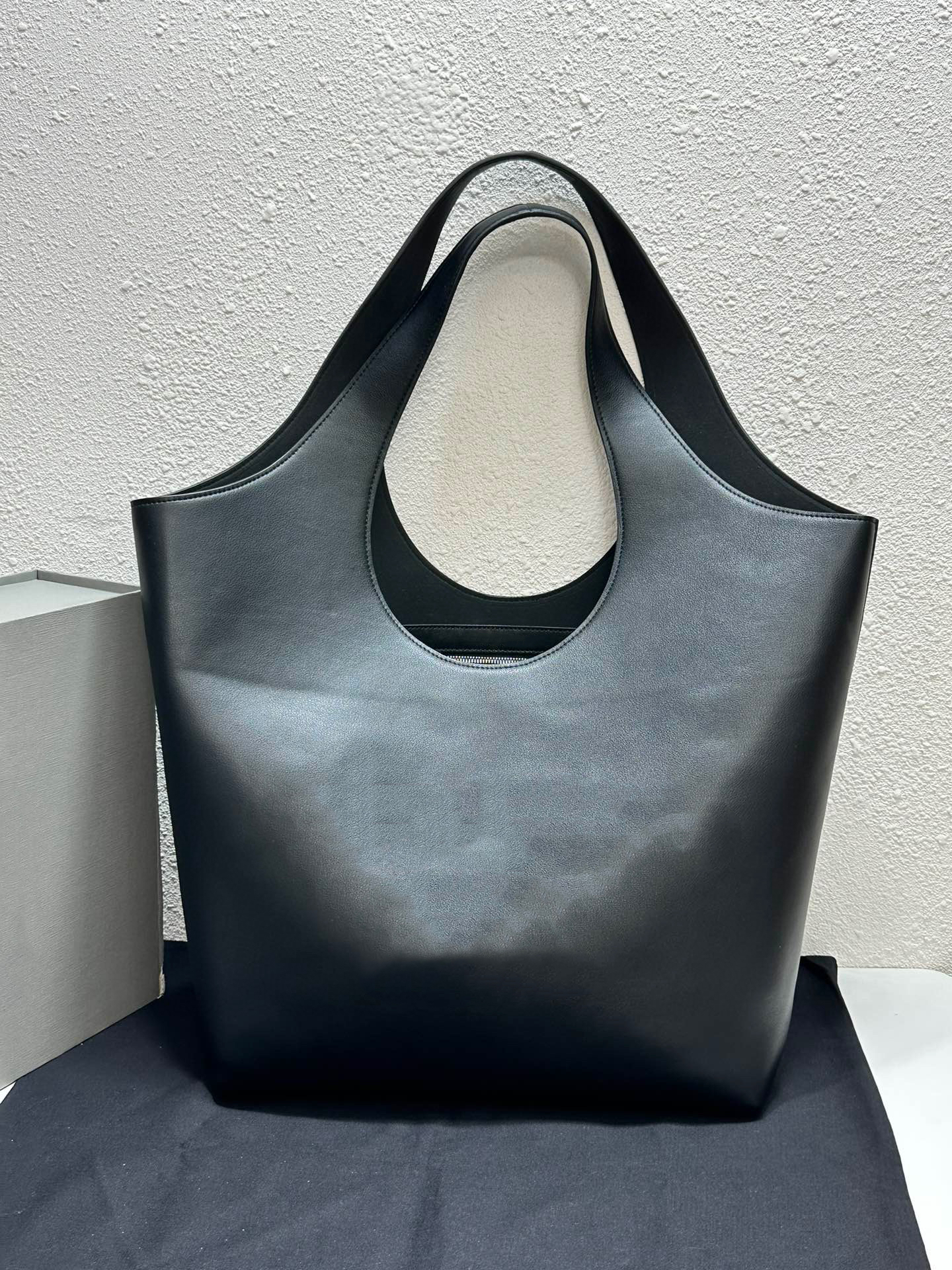 

Fashion Tote Basket Handbag Women's Large Capacity Shopping Bag Leather Stamped Letter Logo Open Interior Zipper Bag Designer Luxury ID michafl_kops, Silver