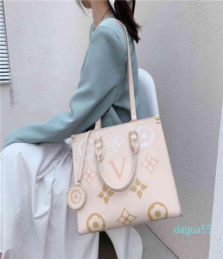 

Luxury Oversize Lady Handbags Shopper Bags Beige Tote Women Designer Brand Quality V Leather Shoulder Bag With Detachable Strap4788124