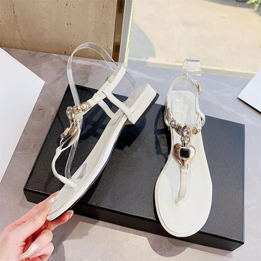 

Designer Beach Shoes CC Sandals Women Slippers Leather Flip-Flops Fashion Outdoor Slide Woman Summer Shoe b1