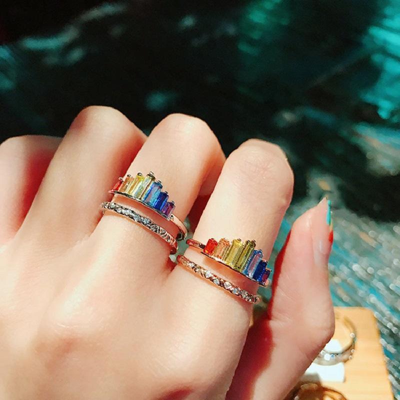 

Cluster Rings Fashion Color Crystal Crown For Women Hire Top Designers Luxury Jewelry Inlaid High Quality Zircon Wedding Party Gift