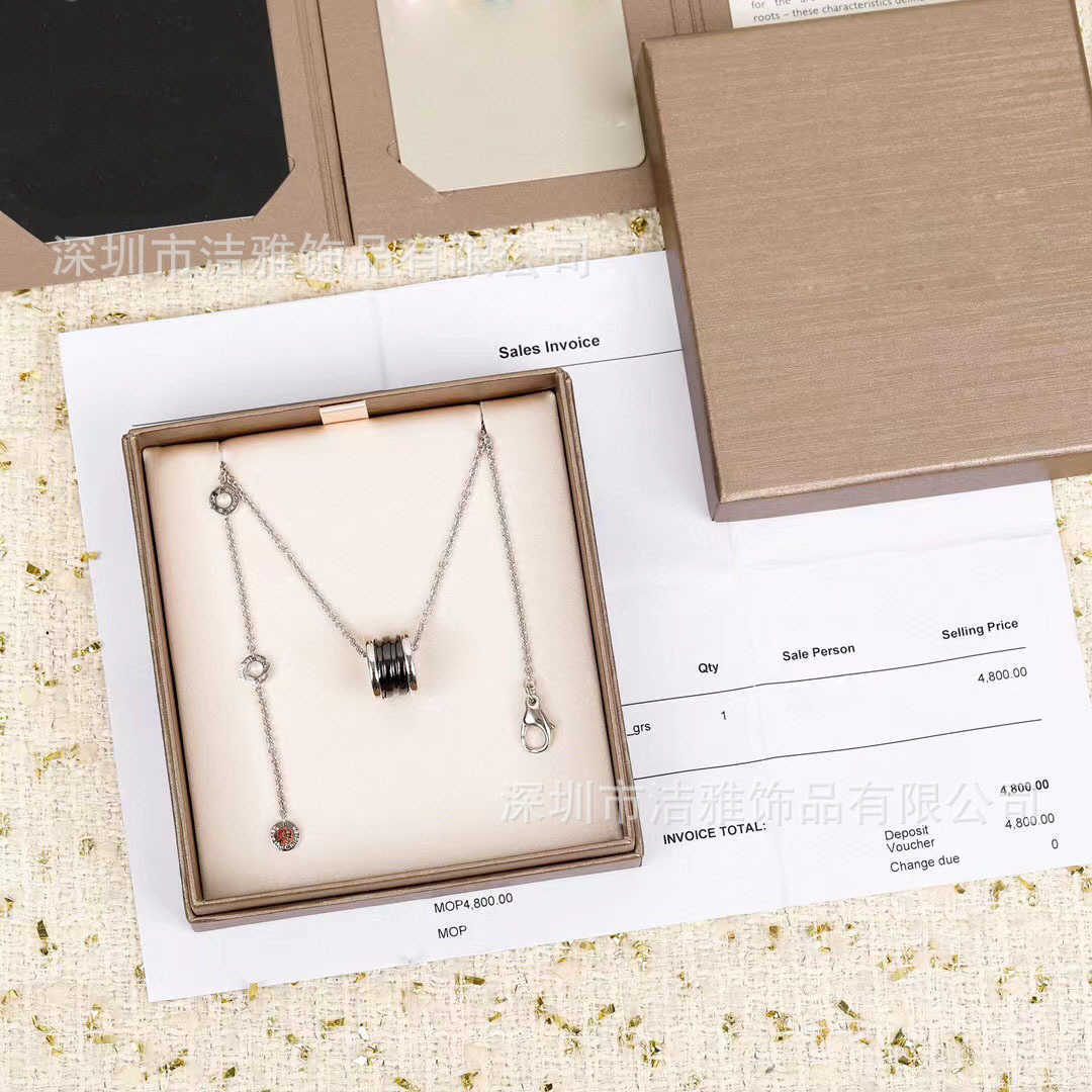 

Little Red Man Colorless Charity Necklace Sterling Silver 925 Black Ceramic Pendant Collar Chain Simple Elegant Style for Both Men and Women