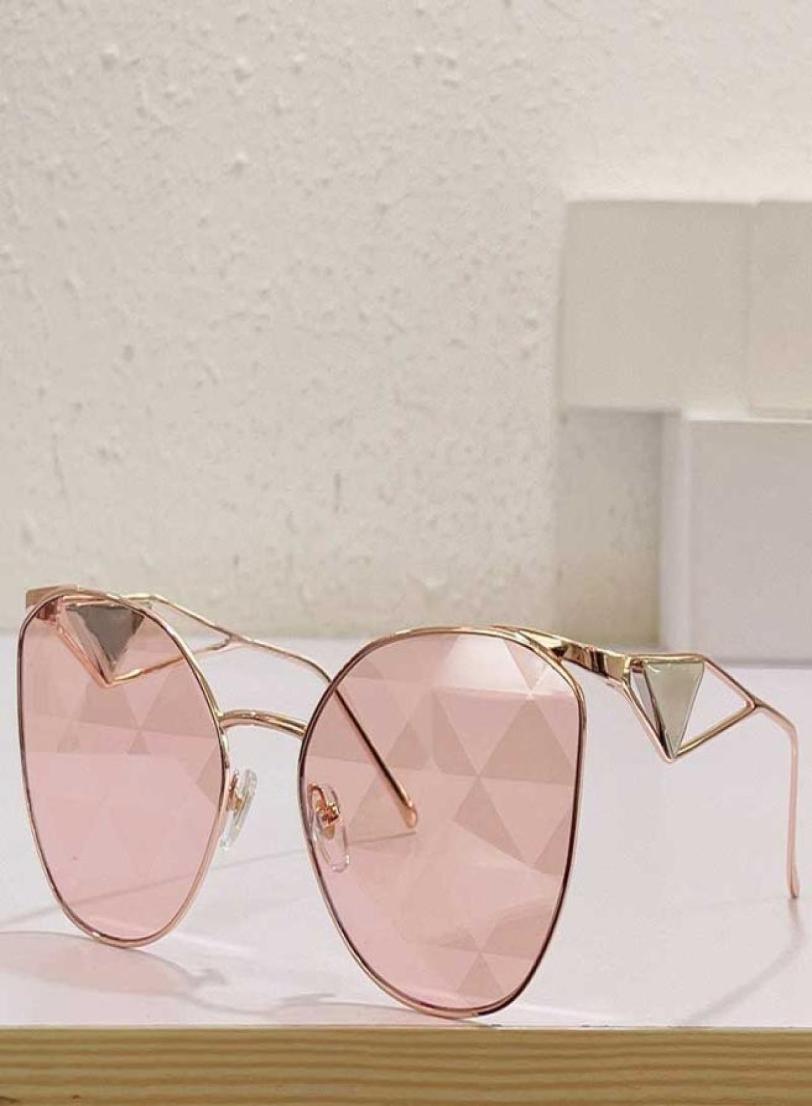 

Occhiali Symbol Metal Pink Sunglasses Gold Eyewear Frames SPR50Z Housewife Inspired Logo Lens with Triangle Pattern Womens Persona9087905