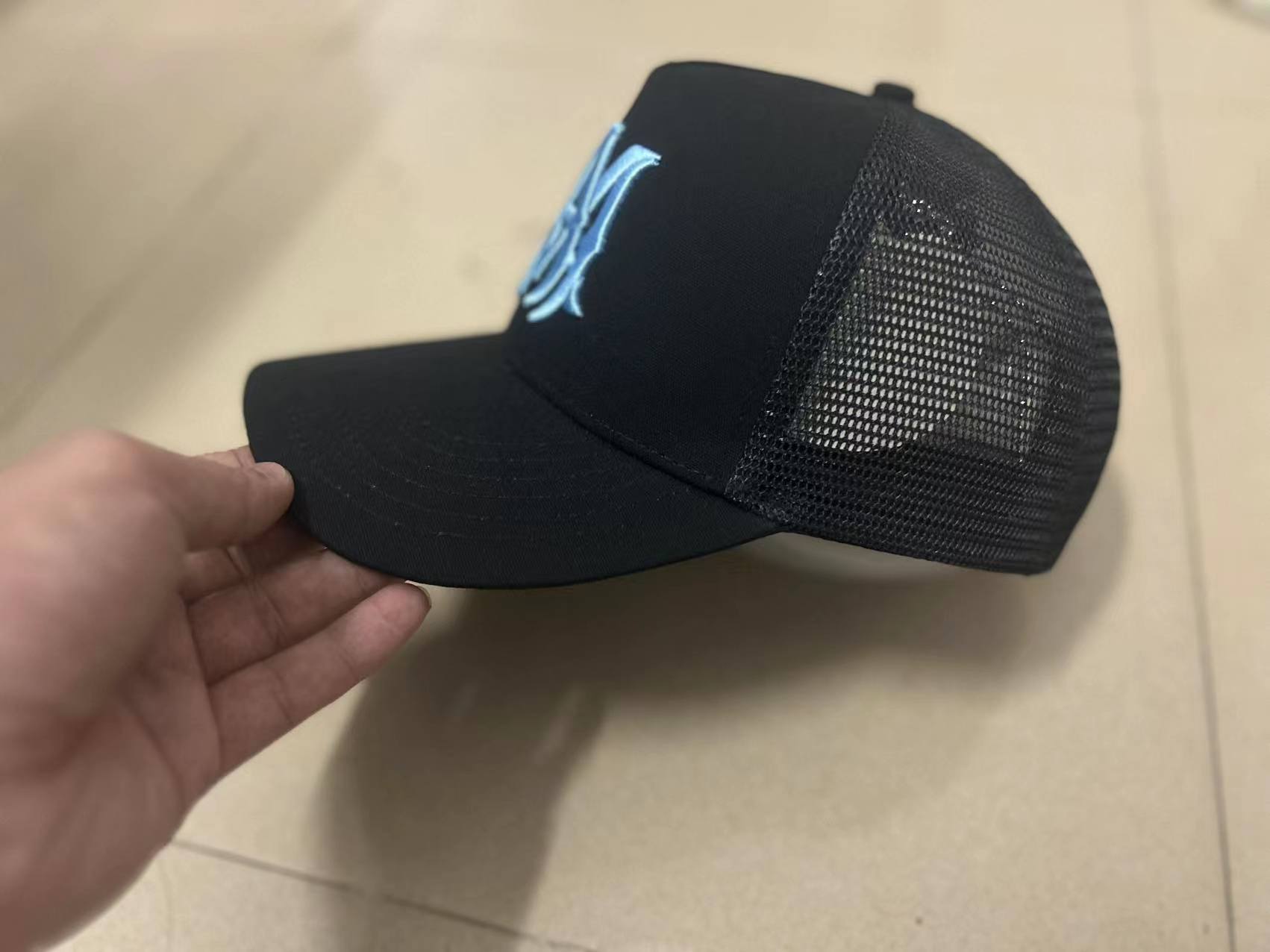 

Designer LEXURIE LETTRE BRODERIE Bend Wave Caps Male Hip Hop Visor Mesh Male Femelle Cross Punk Baseball HATS 23ss, 15