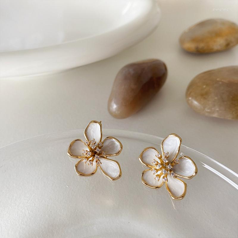 

Dangle Earrings Minar Trend White Color Enamel Flower Petal Drop For Women Shiny CZ Cubic Zirconia Pendant Earring French Jewelry