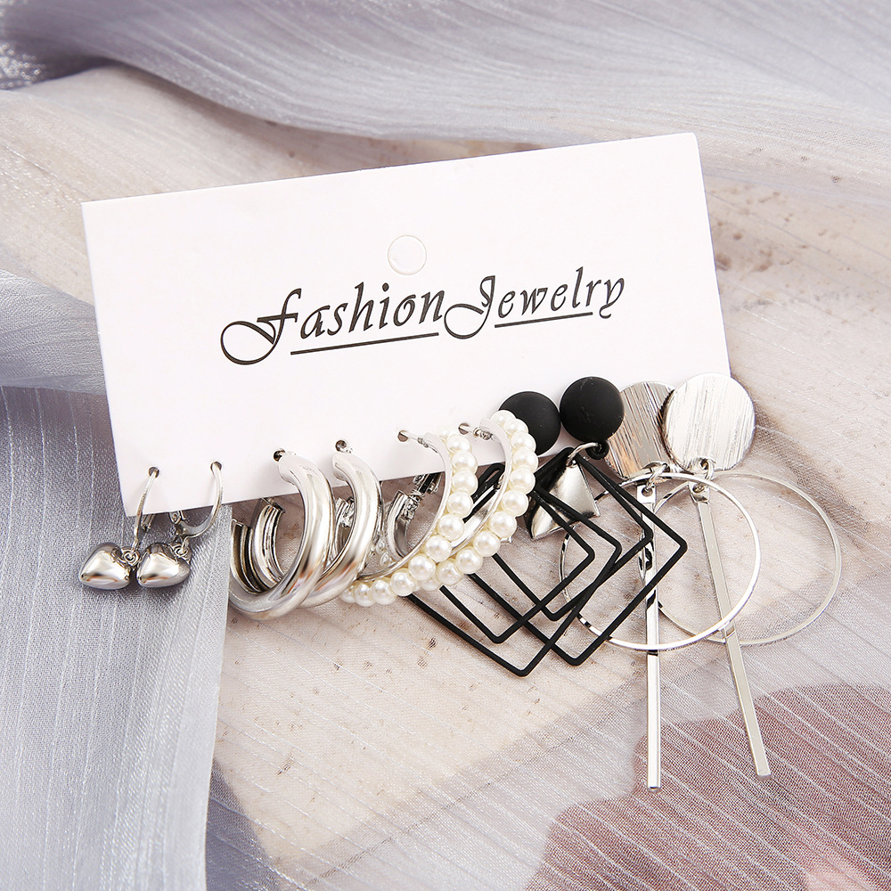 

5-piece Set Fashion Women's Earrings Set Pearl Crystal Stud Earrings for Women Boho Geometric Round Tassel Earrings Punk Jewelry