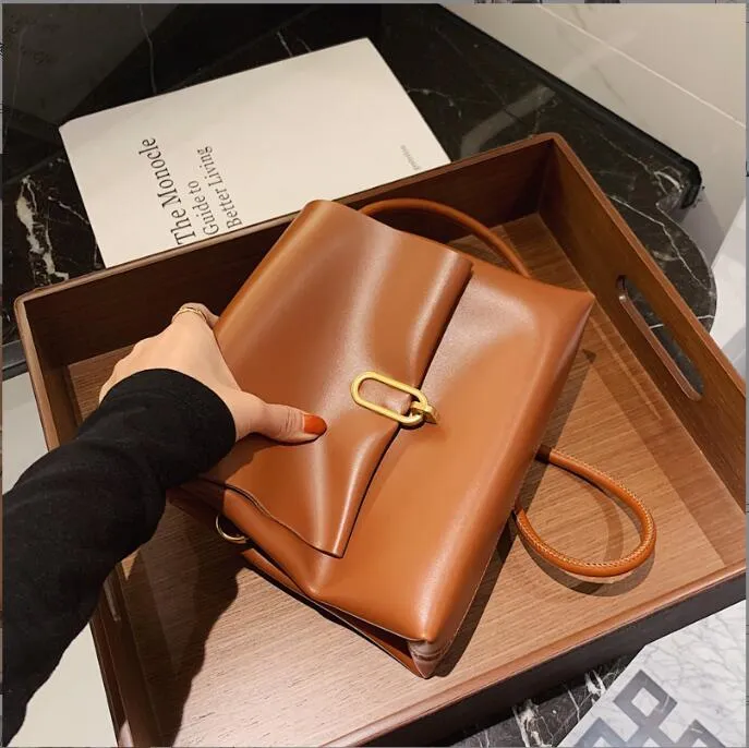 

D35 Top Qualitys Luxurys Designers shoulder bags Cross Body Leather tote Women Designer handbags bag, Red