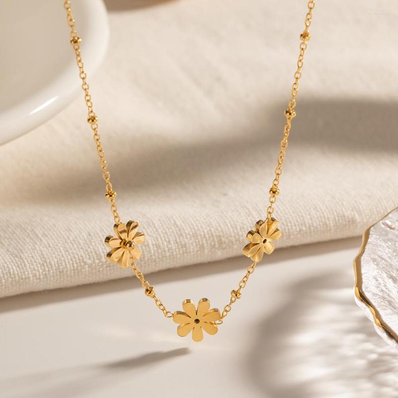 

Chains Classic Casual Flower Inlaid Rhinestone Stainless Steel Necklace For Women Retro Trend Chain Jewelry Party Gift