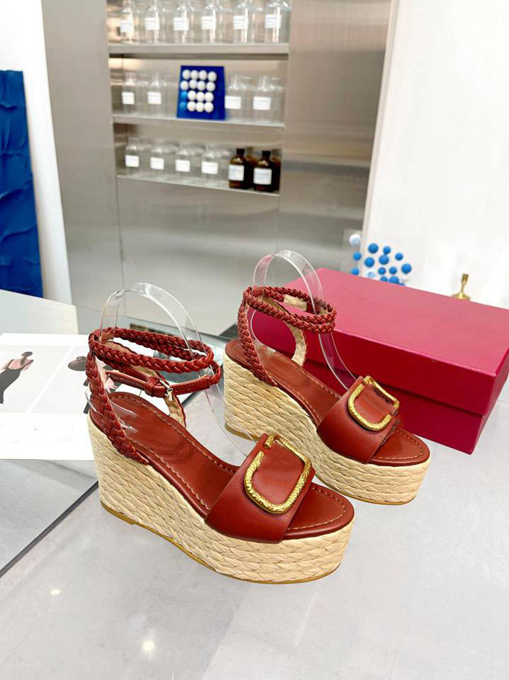 

Classic Designer Women Platform Sandals Fashion Slide Slippers Sexy Heels Luxury Valentinoity Leather Flip-Flops H11