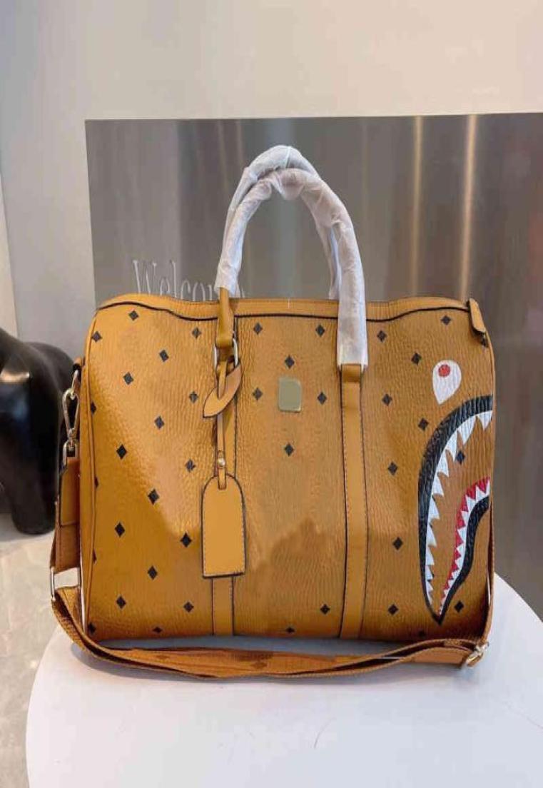 

Duffle Bags Designer Gym Luggage travel bags shark Handbag High Capacity Leather Luxury Crossbody handBags Unisex Sports fitness B6113982, Brown