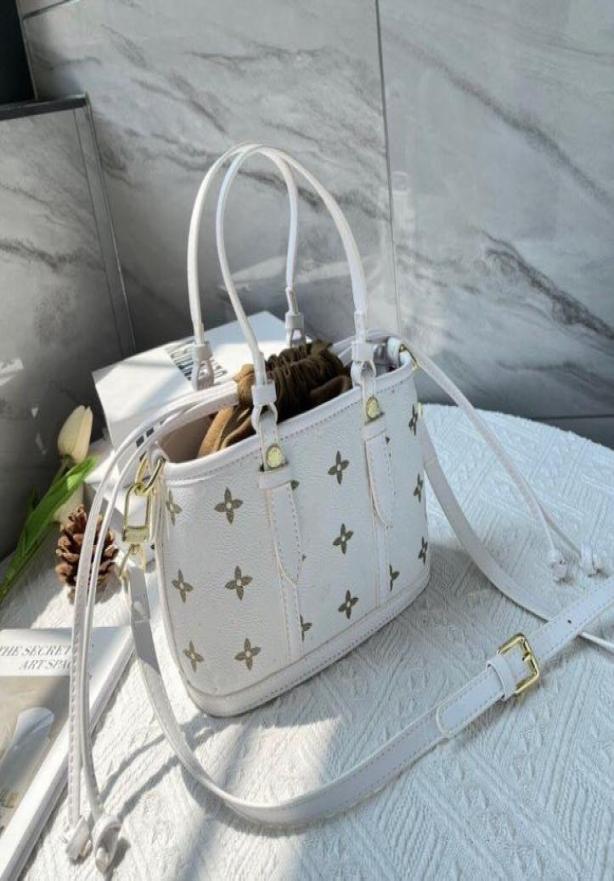 

Brand latest 2023 Women039s Messenger Bags print drawstring tote Shoulder Bags for grils High capacity handbag8445537, Brown