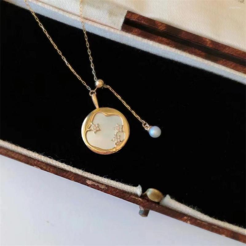 

Pendant Necklaces Pretty Ladies Necklace Hypoallergenic Golden Temperament Rhinestone Embedded Stars Women Female Decorative