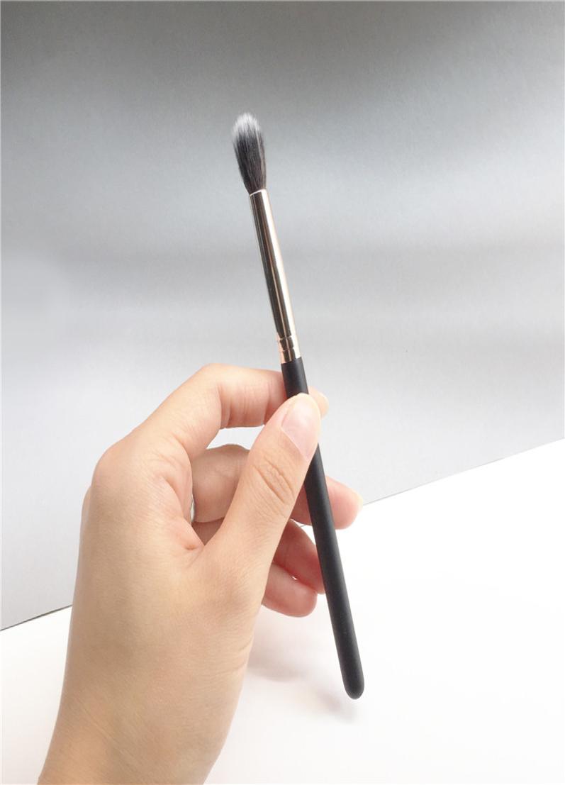 

Duo Fibre Tapered Blending Brush 286 VerySoft Bristle Eyeshadow blending Highlighting Brush Beauty Makeup Blender Tools1901666
