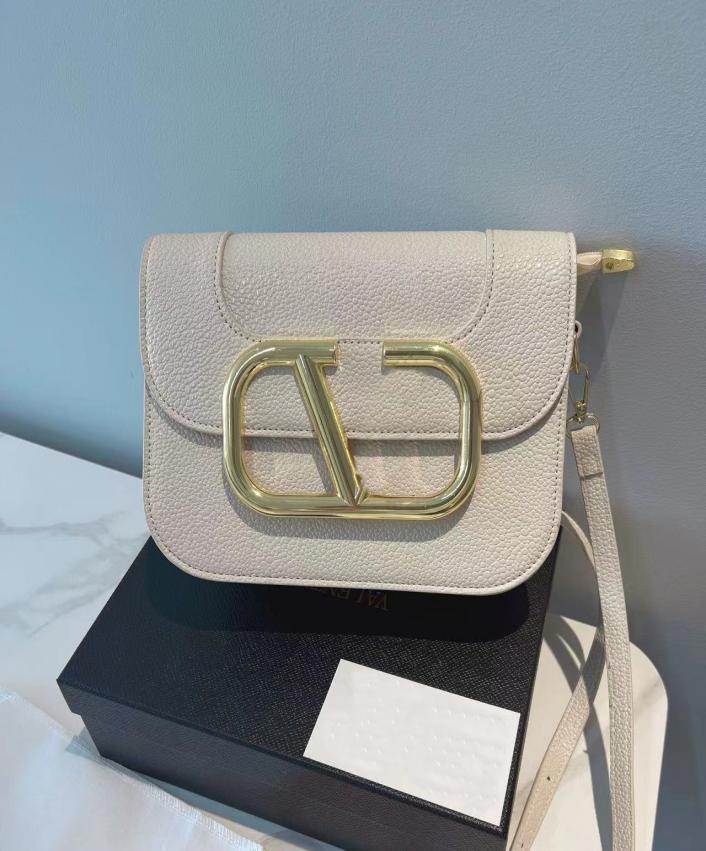 

Fashion Designer Bag Fashion Women Shoulder Bags Womens Luxurys Designers V Handbag Crossbody Handbags Purse Nappa Stud Tote Walle1806302, Champagne