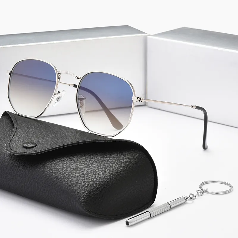 

"The Epitome of Elegance - Sleek and Classic Sunglasses for Your Summer Outfit".