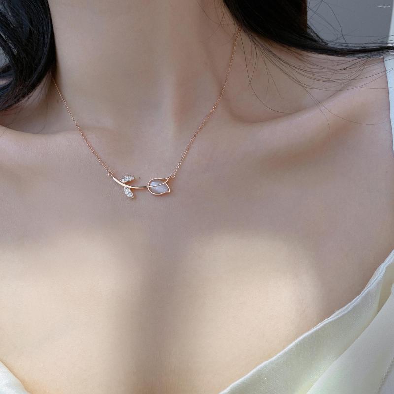 

Chains Light Luxury Opal Tulip Necklace Mori Female Ins Simple Clavicle Chain Small Fresh Niche Design Accessories