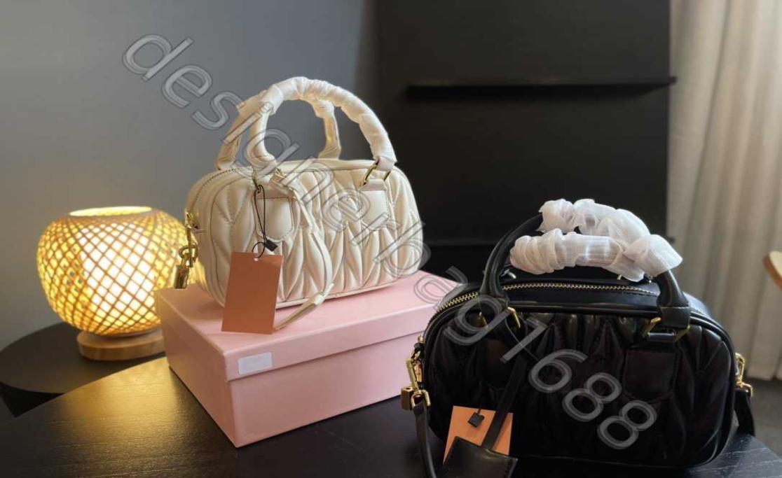 

MU MUFolded bowling ball New Fashion Luxurious HighQuality Bags Messenger Bag The Tote Purse Luxury Purses Designer Woman Handbag3591250, Red