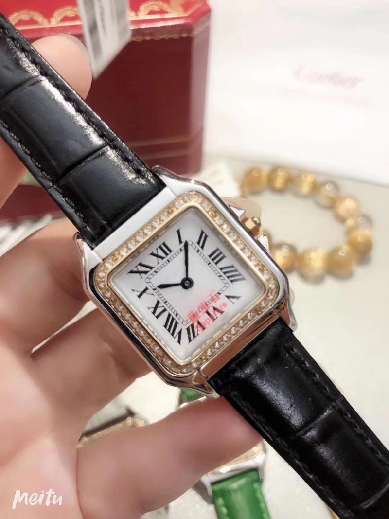 

Wristwatches Mens Women Quartz Watch Black White Diamond