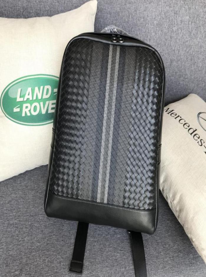 

Designer leather embroidery knitting men039s bag double shoulder large capacity backpack computer fashion women3057622, Black