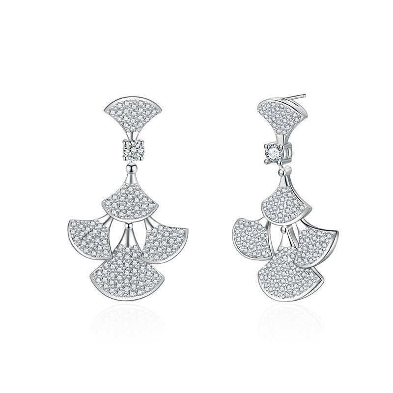 

Although Korean dramas are mentally ill Xu Ruizhi has the same earrings as silver needle skirt earrings
