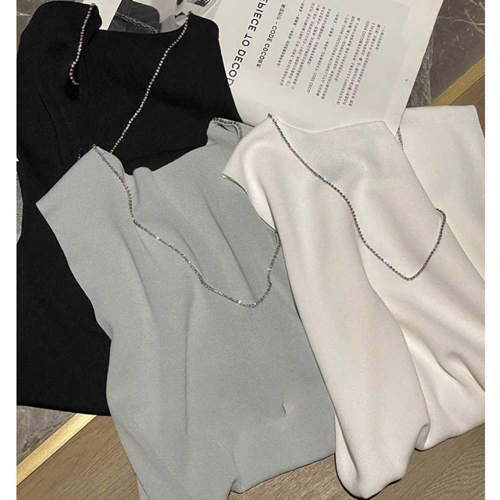 

Suspended Vest for Women in Spring 2023 New High-end V-neck with Diamond Inlaid Sleeveless Suit, Paired with a Knitted Bottom Shirt, White