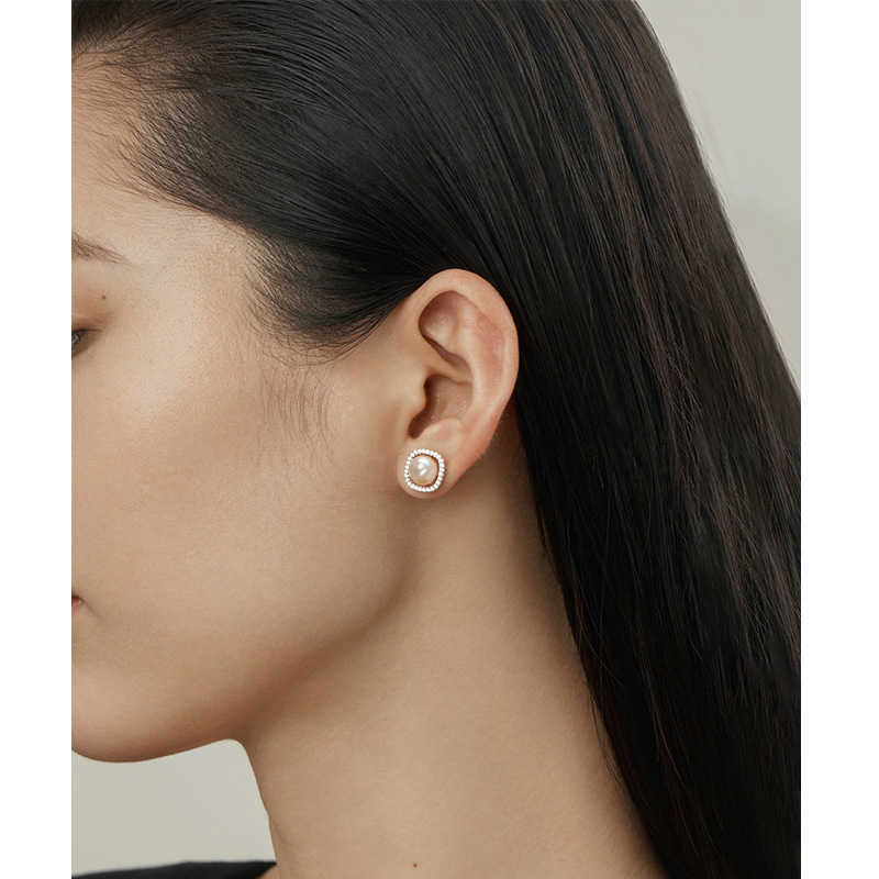 

Square freshwater pearl earrings for women in pure silver light slightly inlaid with niche fashion earrings and exquisite earrings