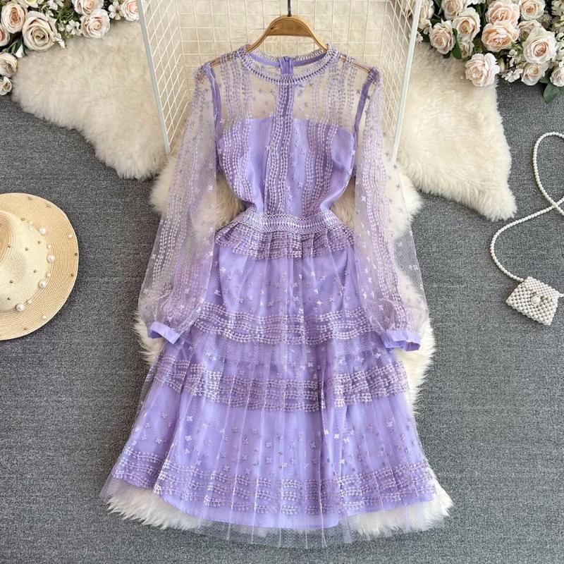 

Casual Dresses JSXDHK Runway Fashion Spring Purple Pleated Dress Chic Design Women Flower Embroidery Mesh Patchwork Lace O Neck Party, Lavender