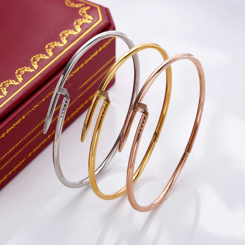 

Designer women's Bracelet High quality metal nail bracelet Multiple sizes Classic bangle screw Steel jewelry Best gif