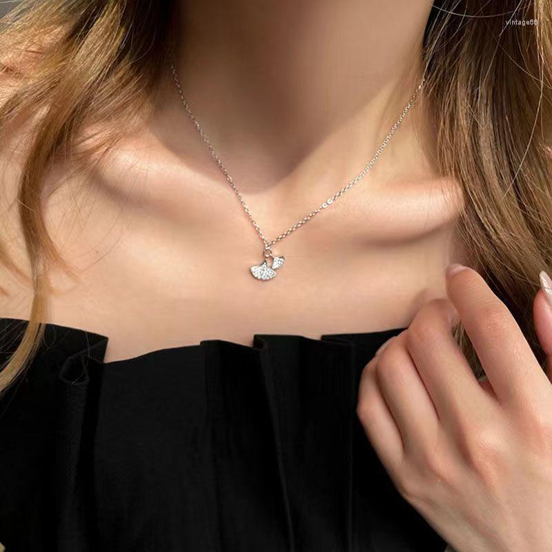 

Pendant Necklaces Simple And Fashionable Apricot Leaf Niche Design Sense Personality Geometric Street S Lady Temperament Necklace