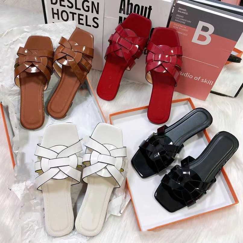 

2023 Designer slippers YS Tribute Flats Leather interwining straps Slide Sandals women shoes Brown Patent black white Patent Amber grey Tan Embossed beach slides, Yslp4184