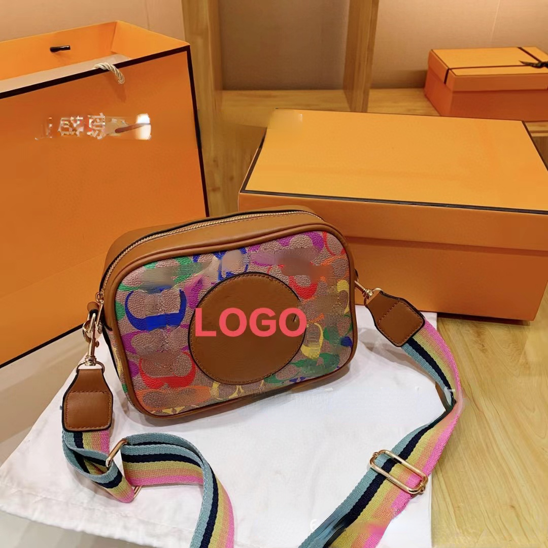

European and American Camera Bag Retro Carriage Printed Shoulder Crossbody Small Square Bag Textured Rainbow Cross-Border Women's Bags, 22*15*8cm