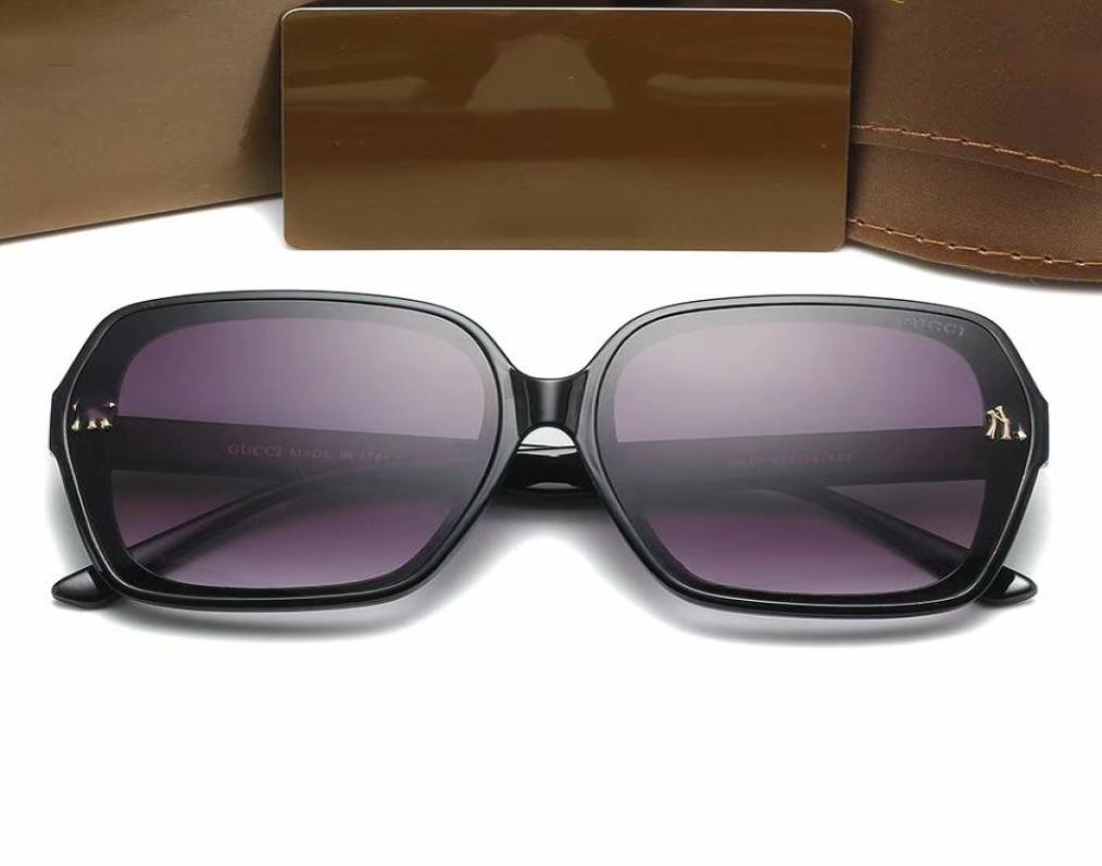

Fashion sunglasses high quality sunglasses for men and women polarizing UV400 lens leather case cloth case accessories2659752