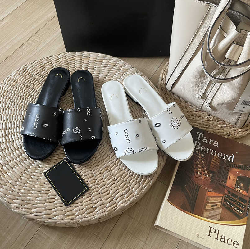 

2023ss Woman Embroidered Leather Slides Slippers Interlocking C Flat Mules CHANNEL Home Flip Flops Designer Sandals Flower Print Leather Flat Slide Rubber Sole, Ccnl5163