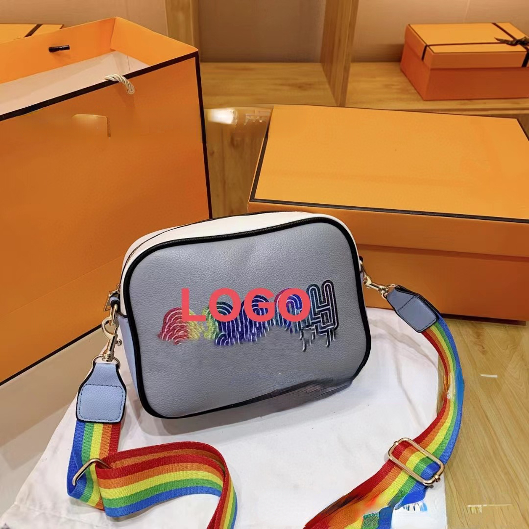 

New Camera Bag European Retro Carriage Printed Shoulder Crossbody Small Square Bag Textured Rainbow Cross-Border Women's Bags, 22*15*8cm