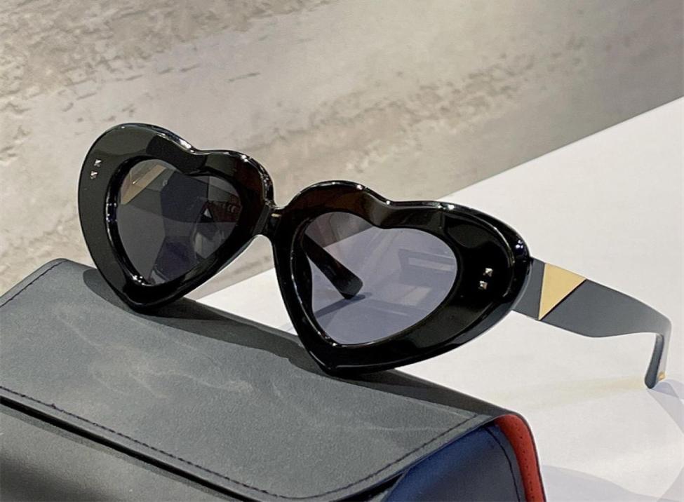 

Trend popular women sunglasses 4104 Charming and unique heart shape plate glasses Avantgarde fashion style AntiUltraviolet prote6777757