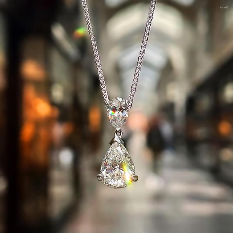 

Pendant Necklaces Huitan Simple And Elegant Pear Shape Crystal Cubic Zirconia Necklace For Women Luxury Fashion Lady Wedding Party Jewelry