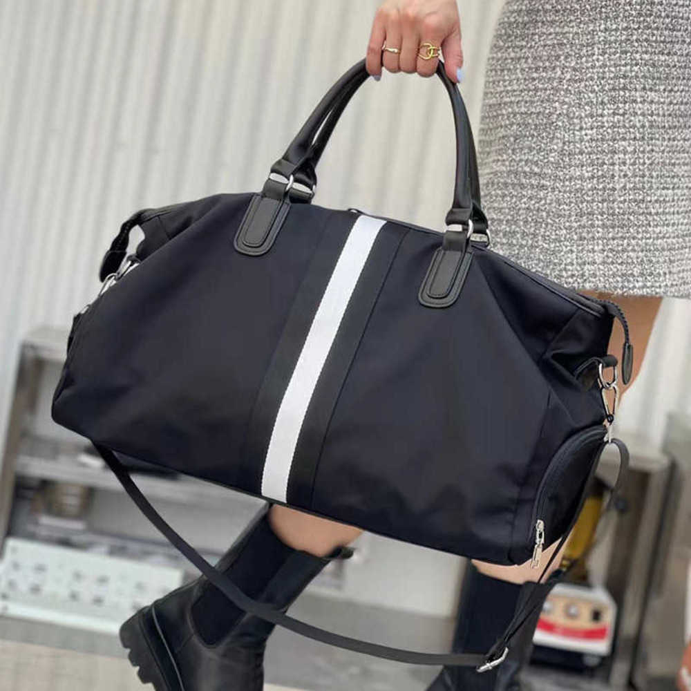 

HBP Portable travel bag short distance travel bag fashion dry wet separation fitness bag luggage bag Yoga Bag 230202, Hei bai tiao