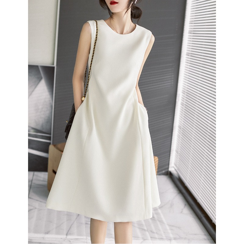 

Classic Vintage Vertical Slim Slim Small Black Dress Small White Dress Sleeveless Acetic Dress 2023 new Arrayve
