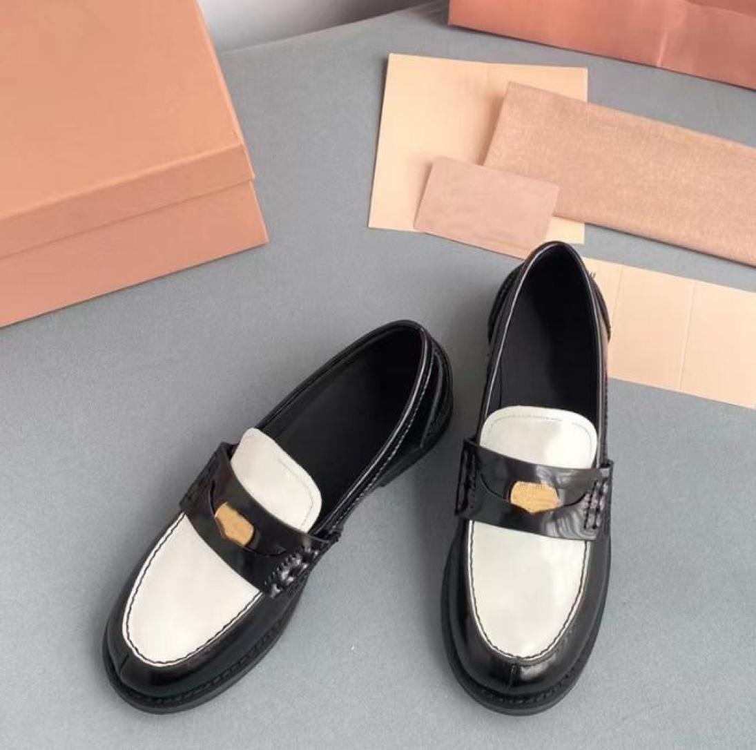 

2022 Miu Loafers shoes women stitching new gold shallow mouth nose retro Ladies Banquet Wedding Vacation leather flat shoes8754094, White