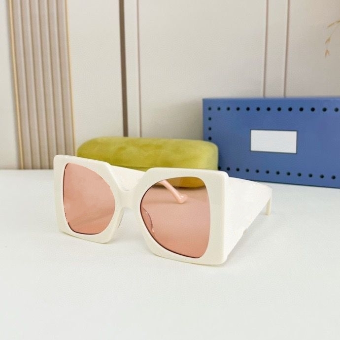 

2023 women men high quality fashion sunglasses white width plank full frame pink triangle glasses available with box