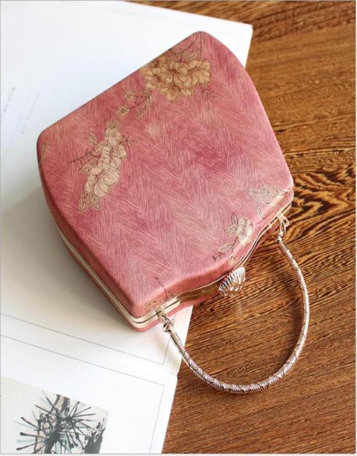 

New Arrivals Genuine Leather Pouch Cloud Designer Ladies Crossbody Shoulder Bag Top Quality Handbag 1604976920, White