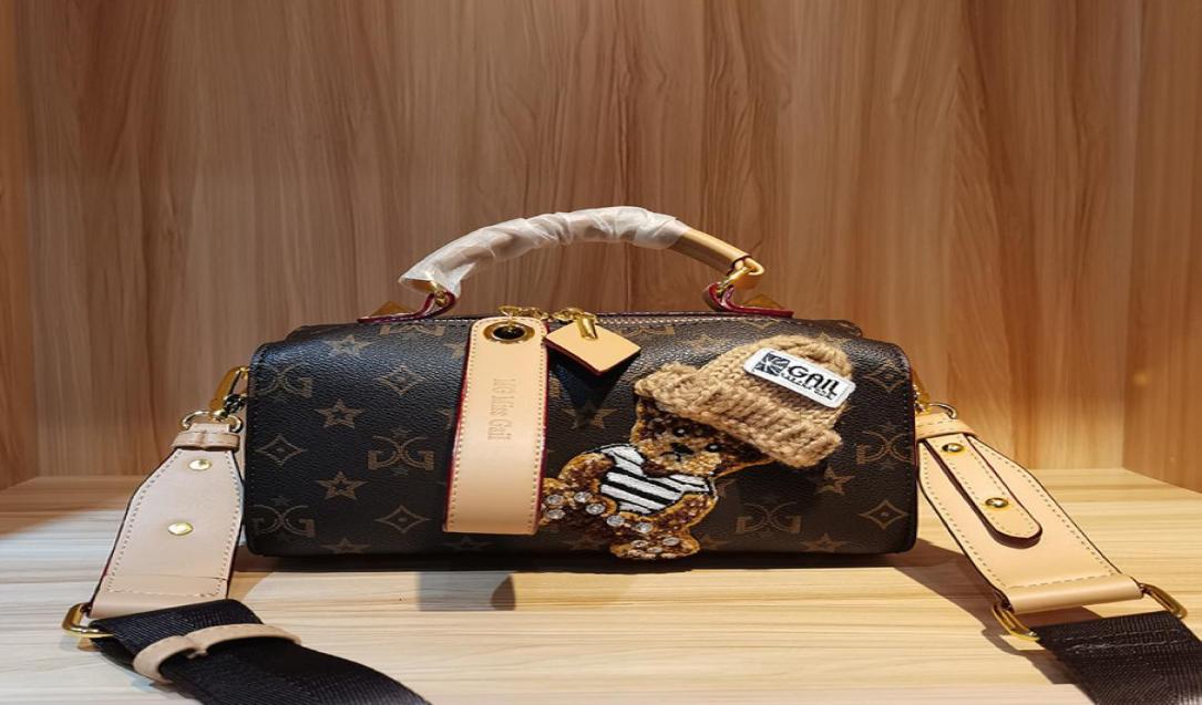 

Handbag Blue Valley Wizard of Oz Series Old Flower Diamond Bear Messenger5654454