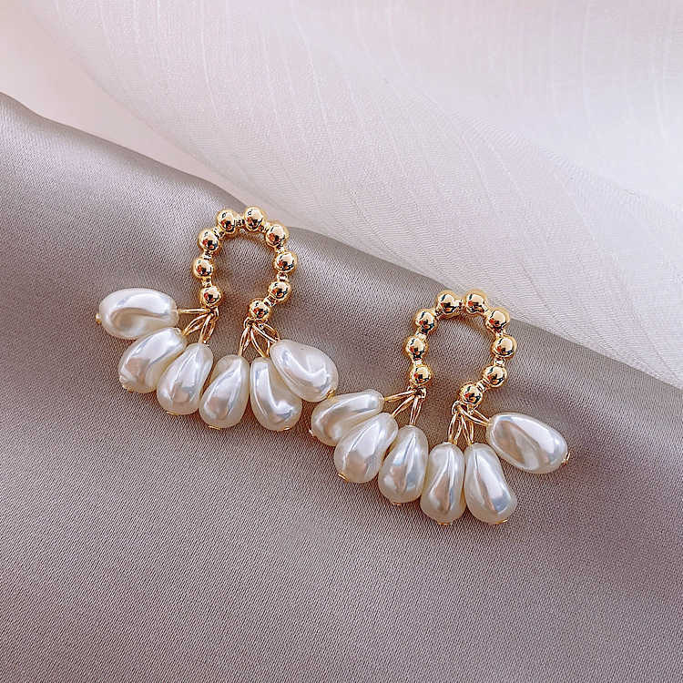

Small and Baroque genuine pearl earrings for women with injection French water drop temperament earrings