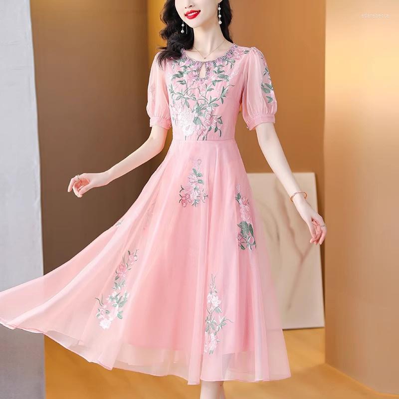 

Party Dresses High End Fashion Retro Embroidered Dress Women' 2023 Summer Ethnic Style Puff Sleeve Diamond Mesh Elegant Vestidos Z1555, Pink
